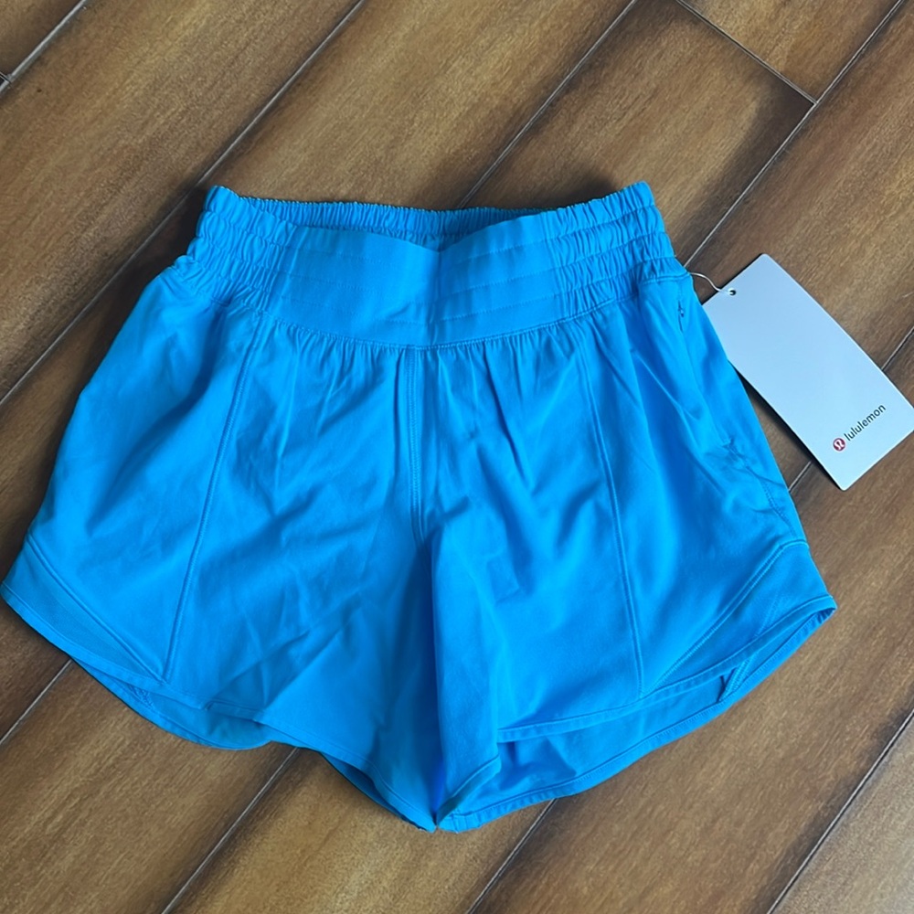 Lululemon hotty hot HR short 4” lined NWT